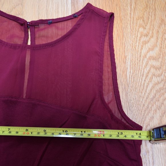 2 for $12:  H&M Sleeveless Maroon Tank in Women’s XS or S - Picture 2 of 8